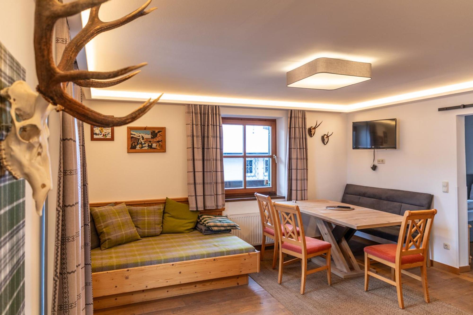 Appartements Kirchenwirt เคิร์ชแบร์ก อิน ทิโรล ภายนอก รูปภาพ
